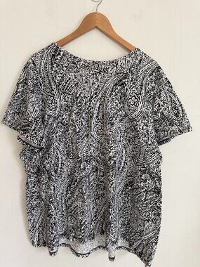 Penningtons Women Black/White Geometric Design Short Sleeve Pullover Top Size 3X